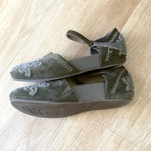 OTBT 6.5 Kalamazoo Taupe Closed Toe All Day Comfort Shoes - Picture 8 of 12